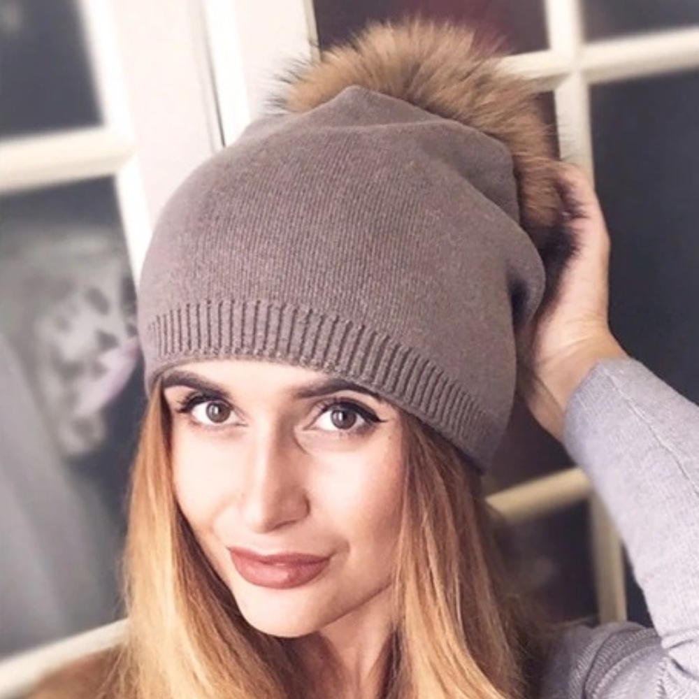 NWT- SOFT! Cashmere Blend Pom Beanie, Taupe